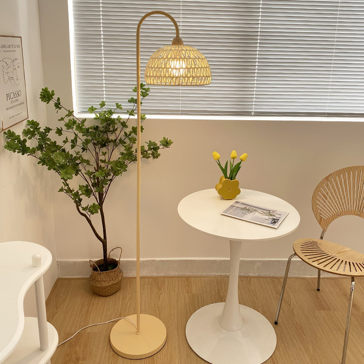 Tor Minimalist Floor Lamp