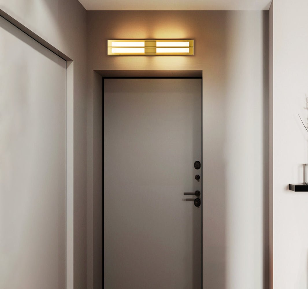 Laxor Alabaster Brass Wall Light