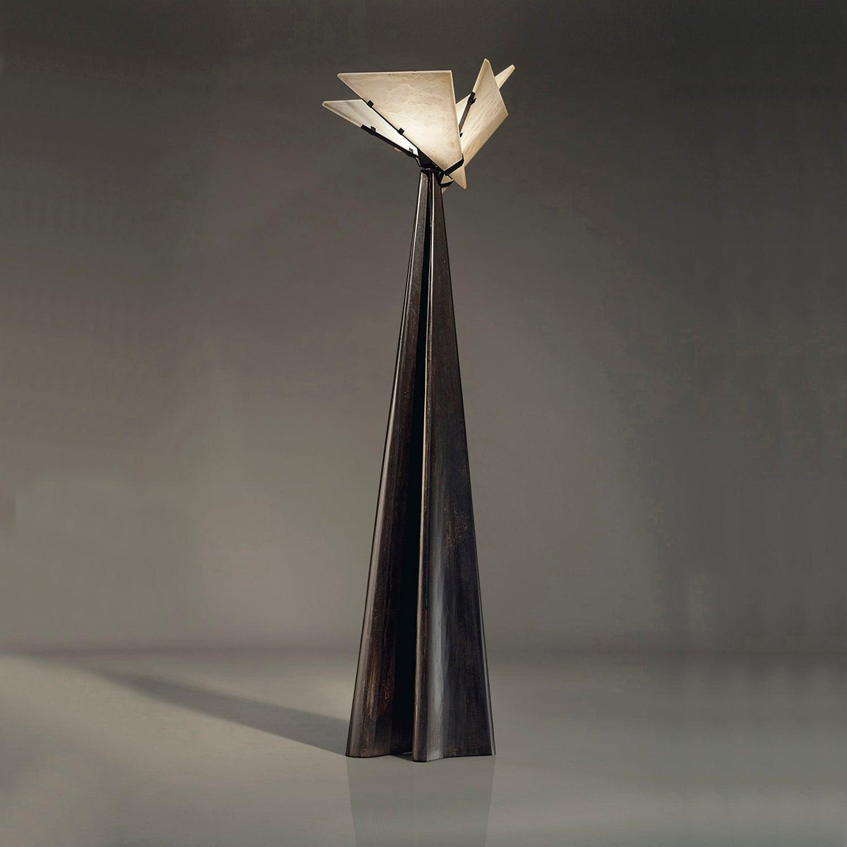 Religieuse Alba Floor Lamp