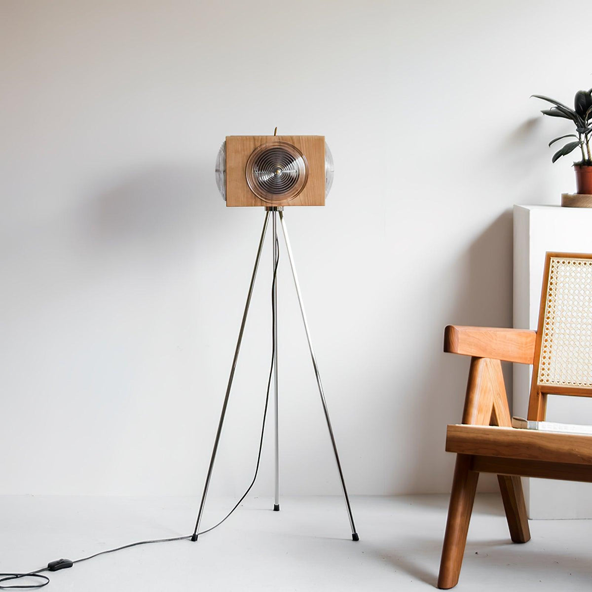 Vesoren Tripod Wood Floor Lamp