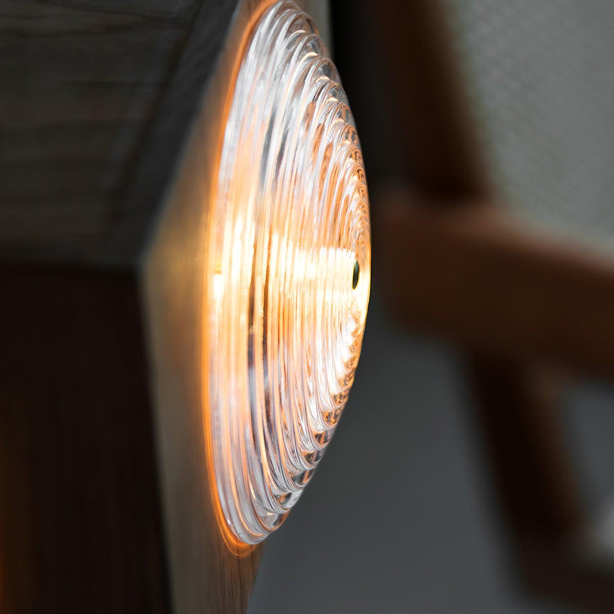 Vesoren Tripod Wood Floor Lamp