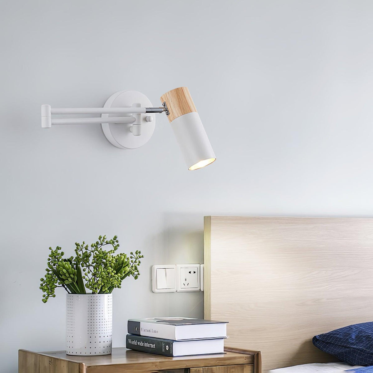 Norarina Premium Elegance Arm Wall Lamp