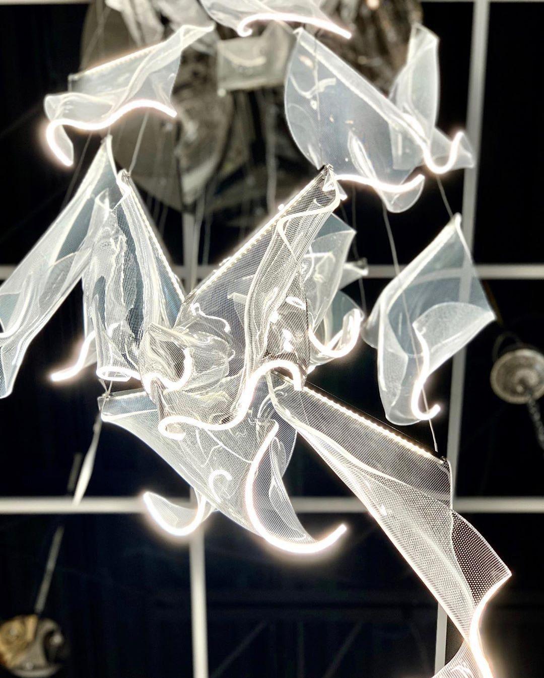 Lucuian Chandelier Acrylic LED Abstract Floating