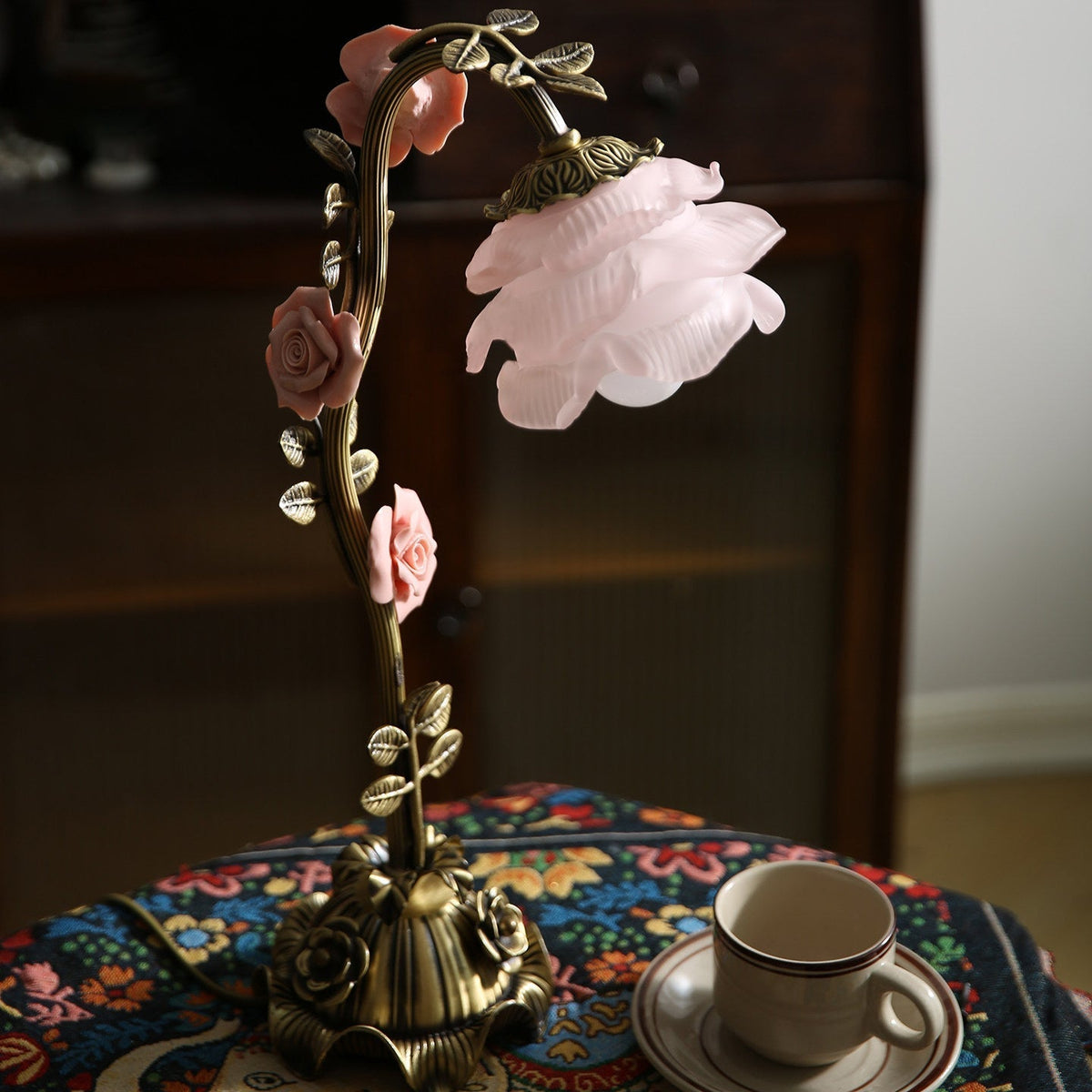 Liorarena Floral Table Lamp