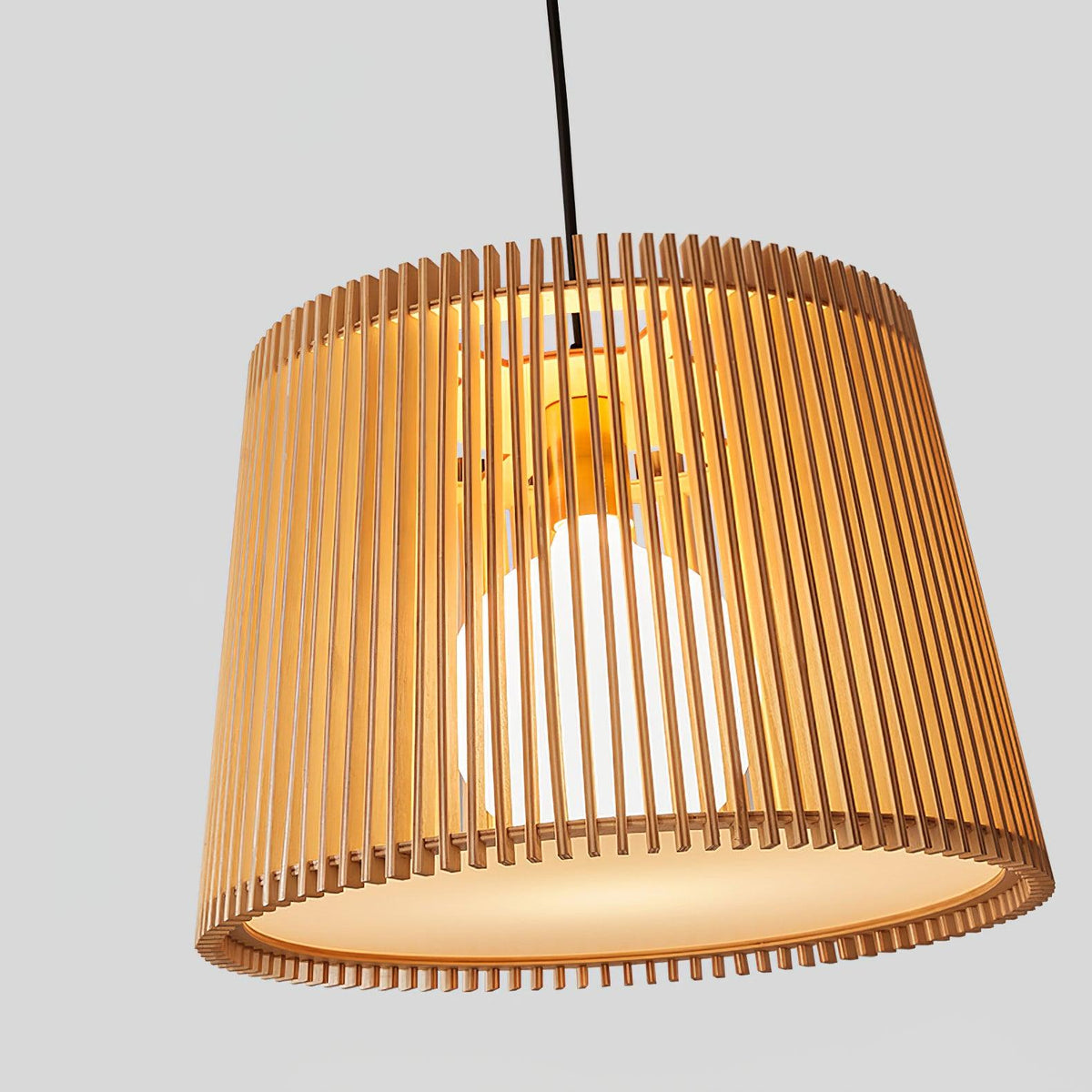 Clou Wood Retro Pendant Lamp