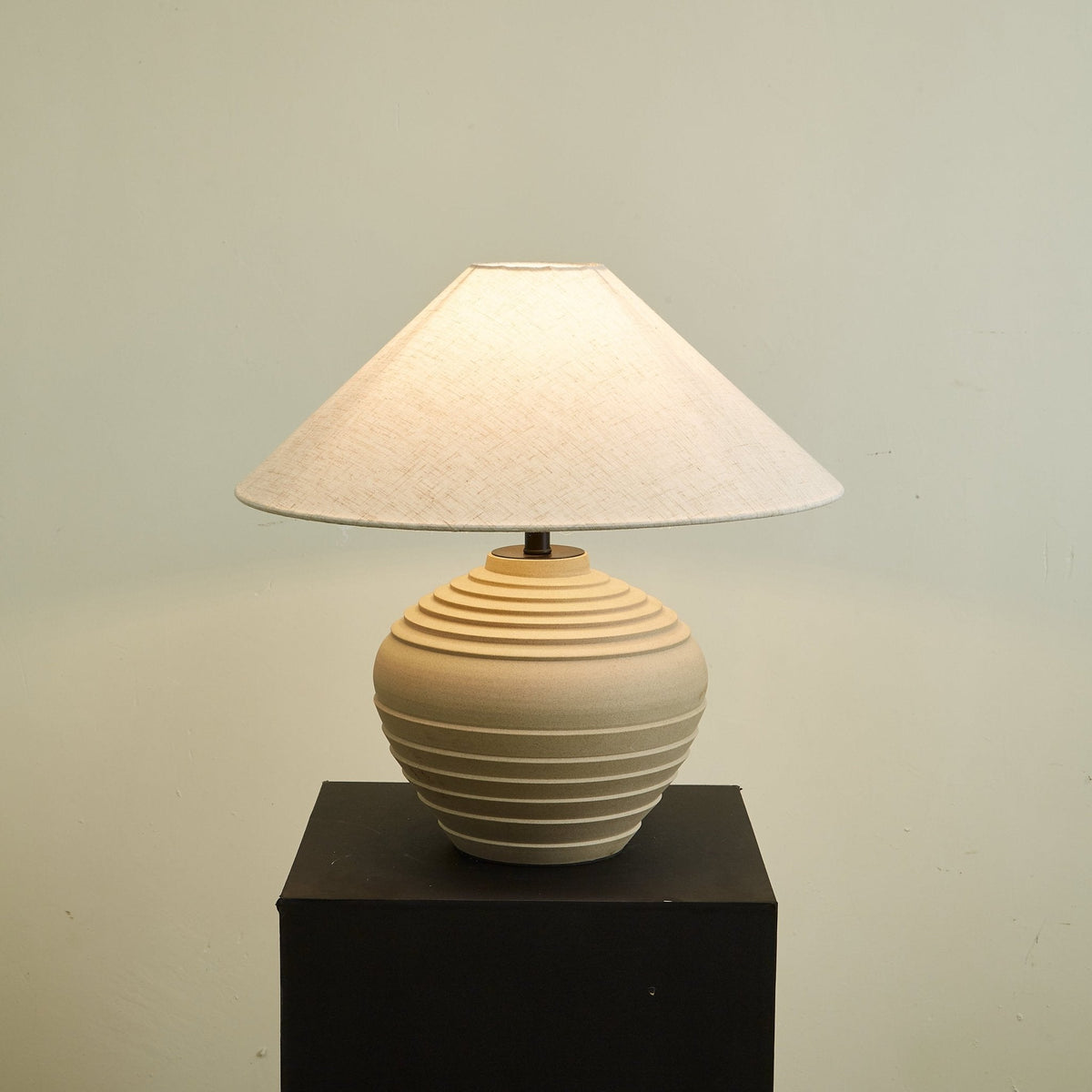 Serano Rustic Ridge Table Lamp