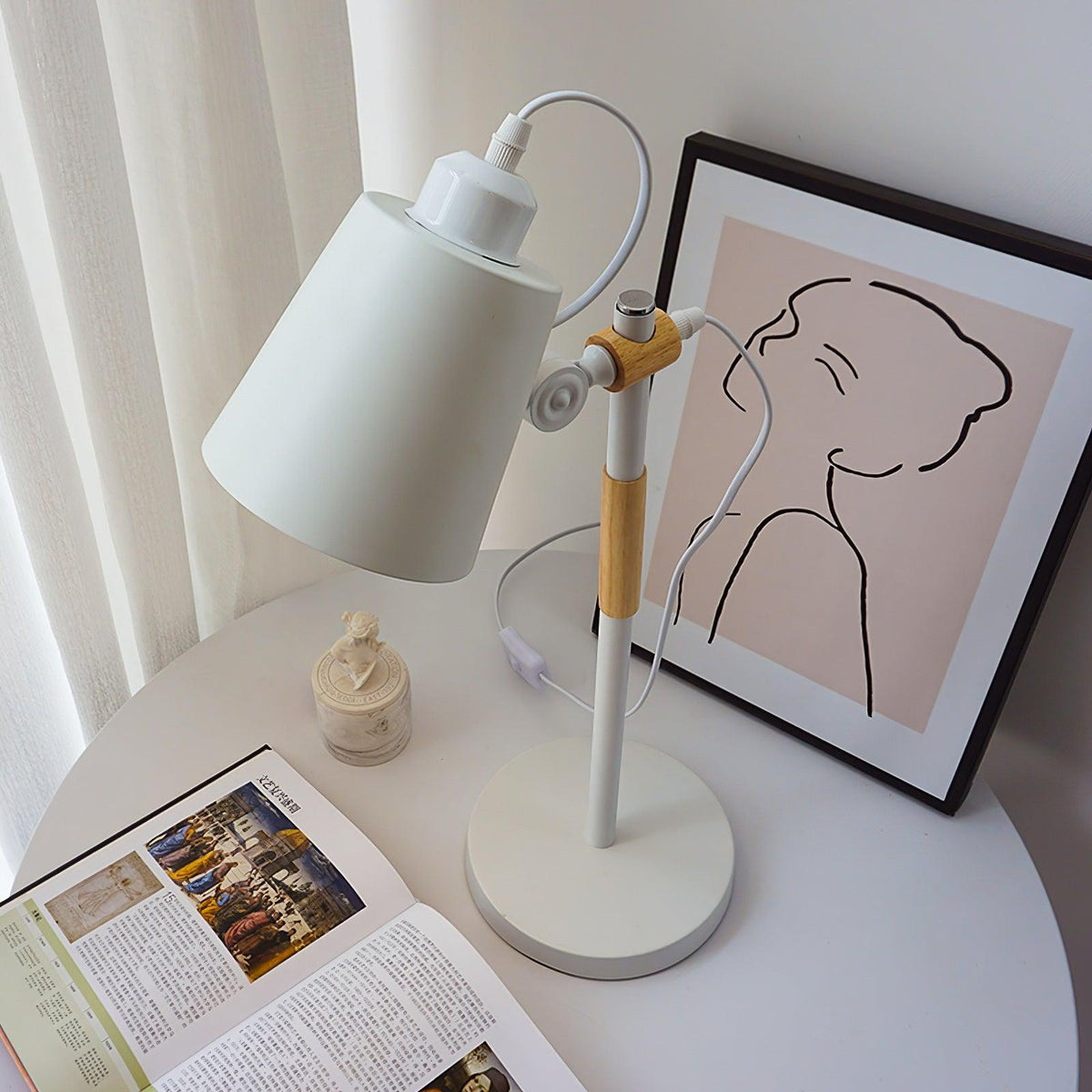 Addyson Minimalist Table Lamp