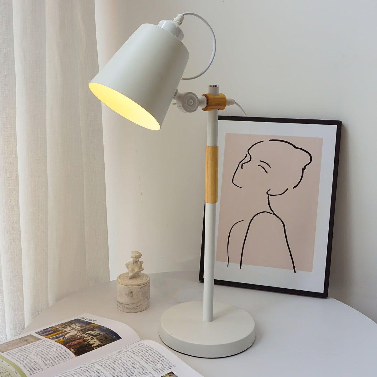 Addyson Minimalist Table Lamp