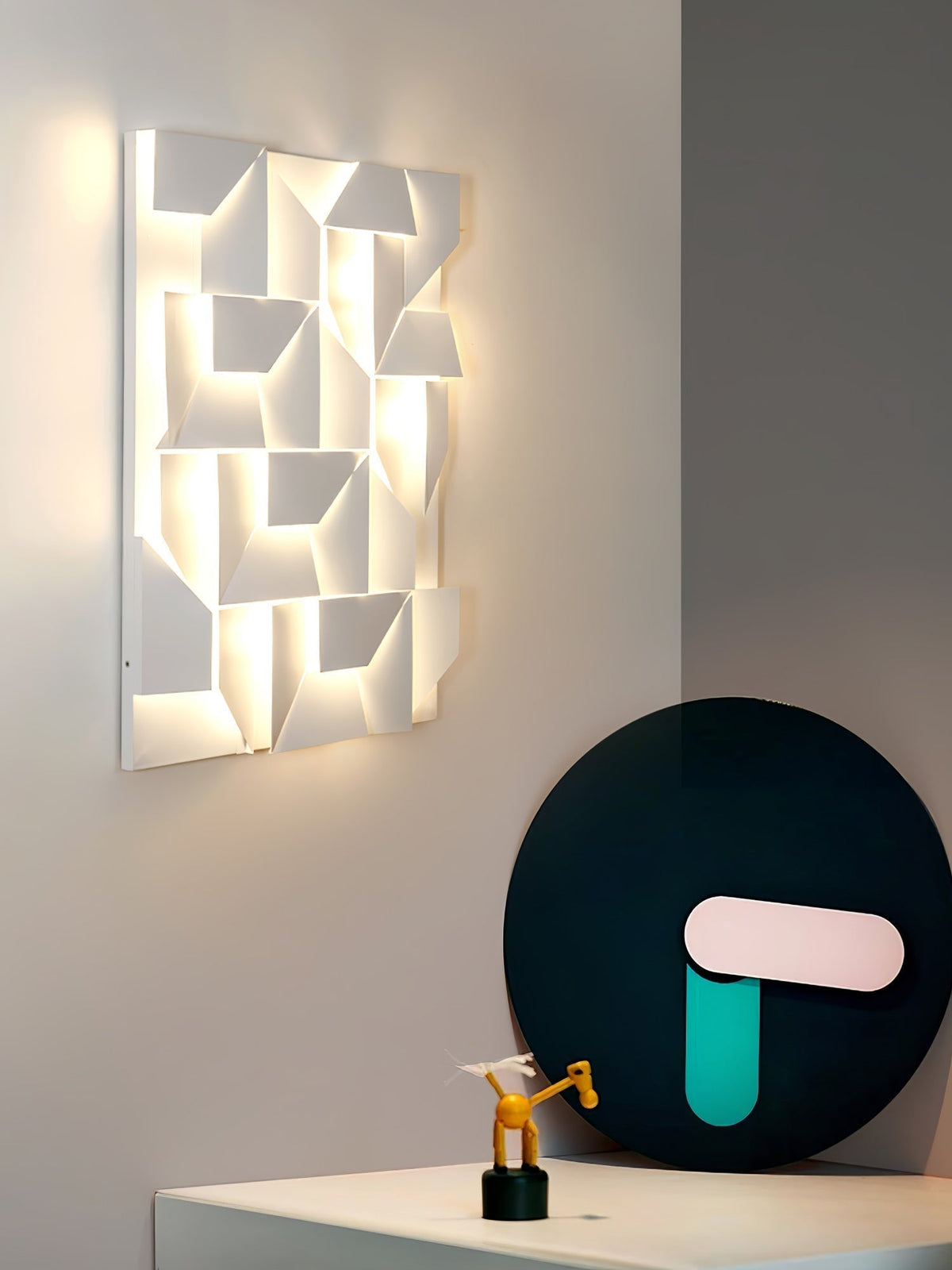 Deloza Shadows Rechargeable Grand Sconce Wall lamp