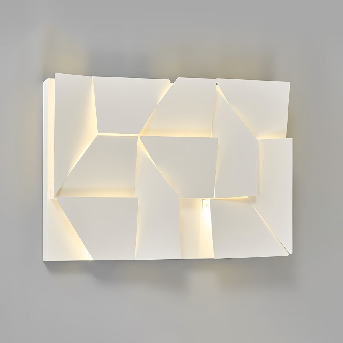 Wynor Shadows Grand Sconce Wall Lamp