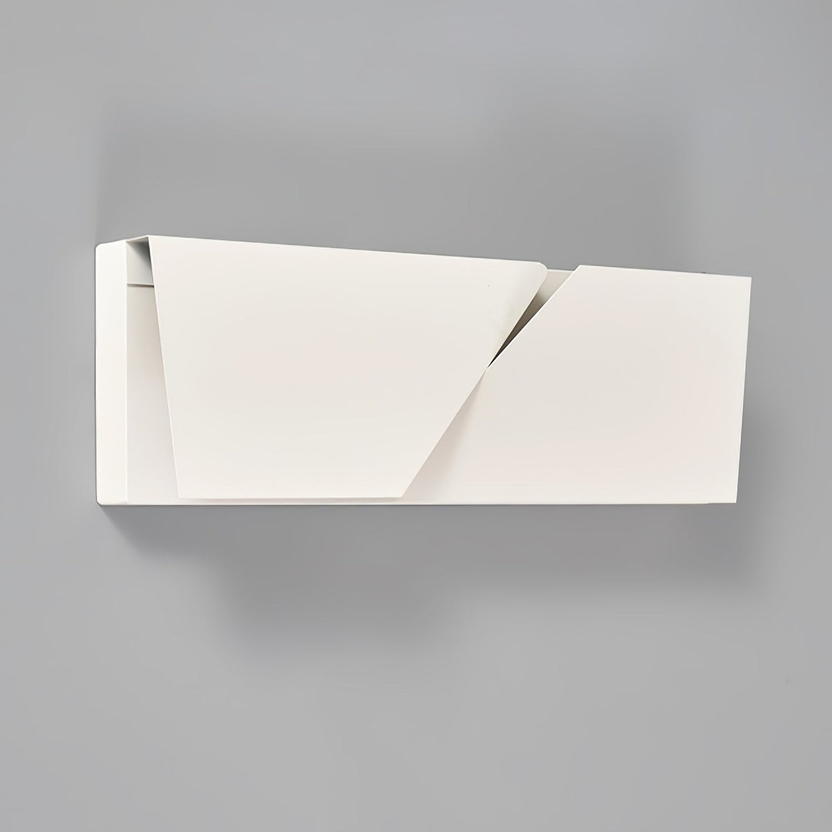 Arthaen Shadows Grand Sconce Wall lamp
