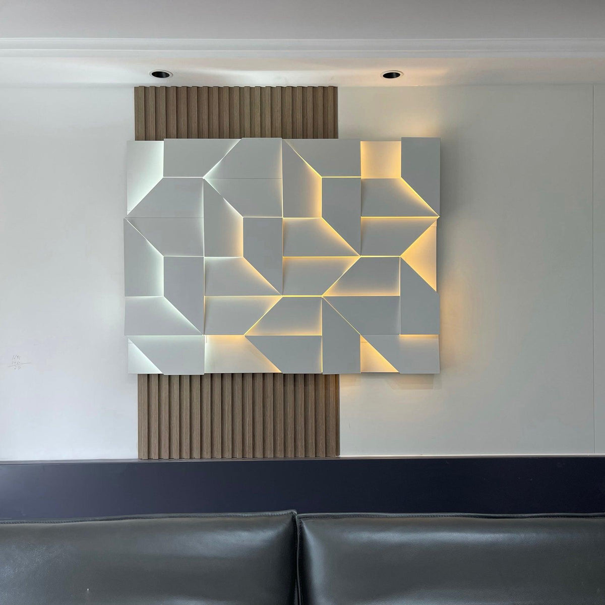 Wynor Shadows Grand Sconce Wall Lamp