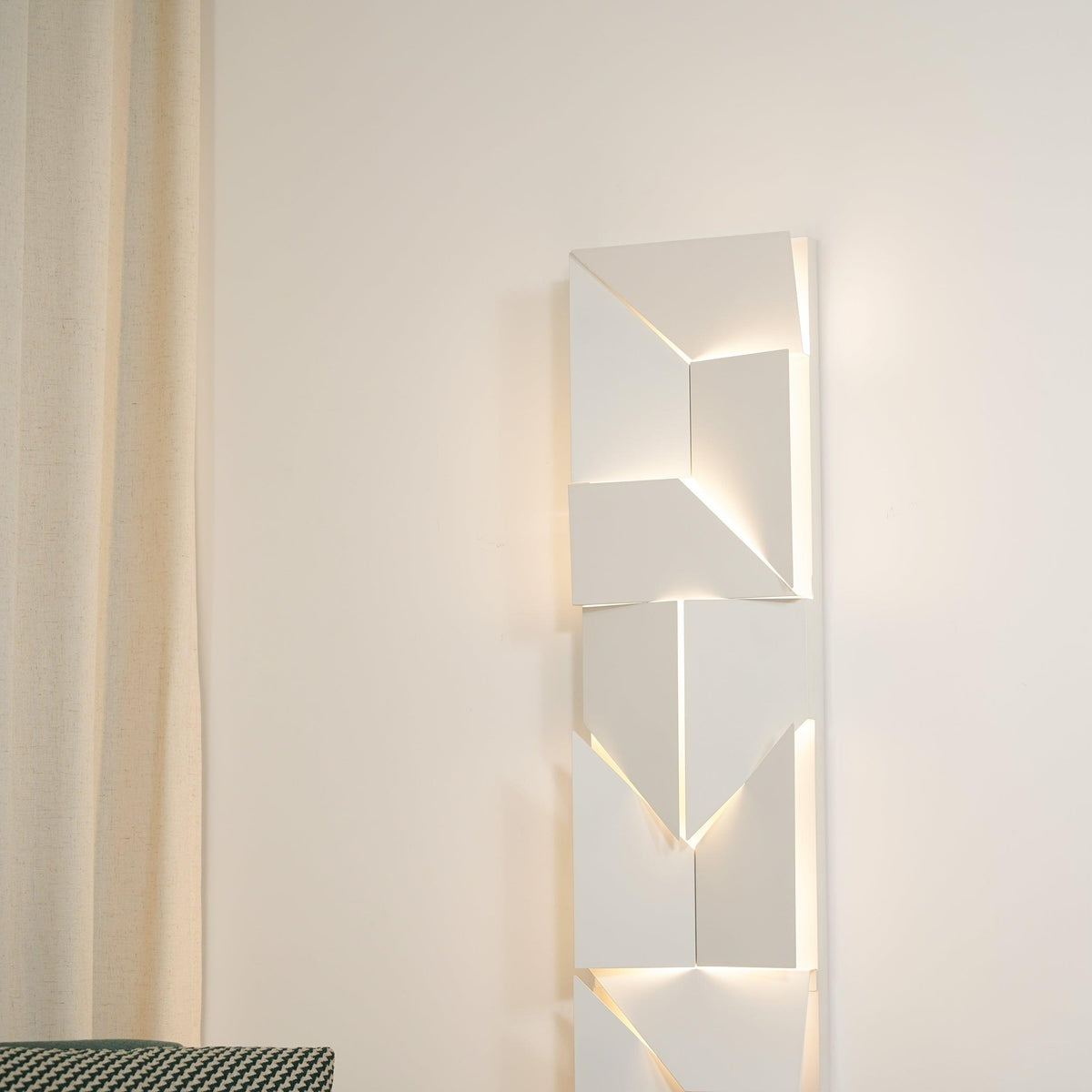 Arthaen Shadows Grand Sconce Wall lamp