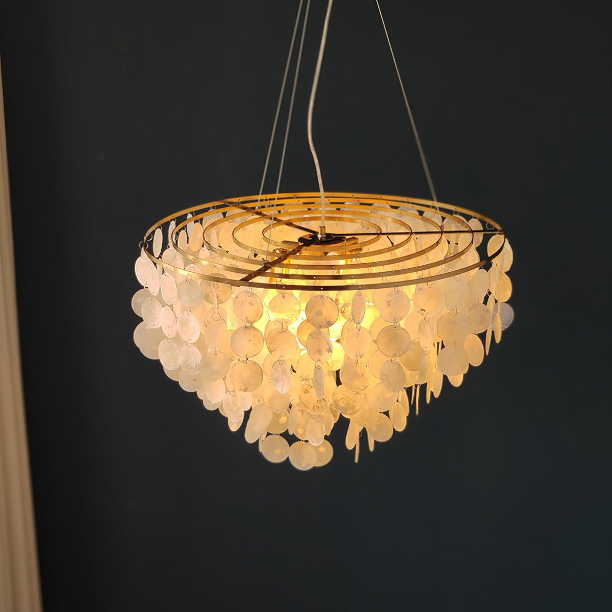 Esileth Postmodern Luxury Shell Wind Chime Chandelier