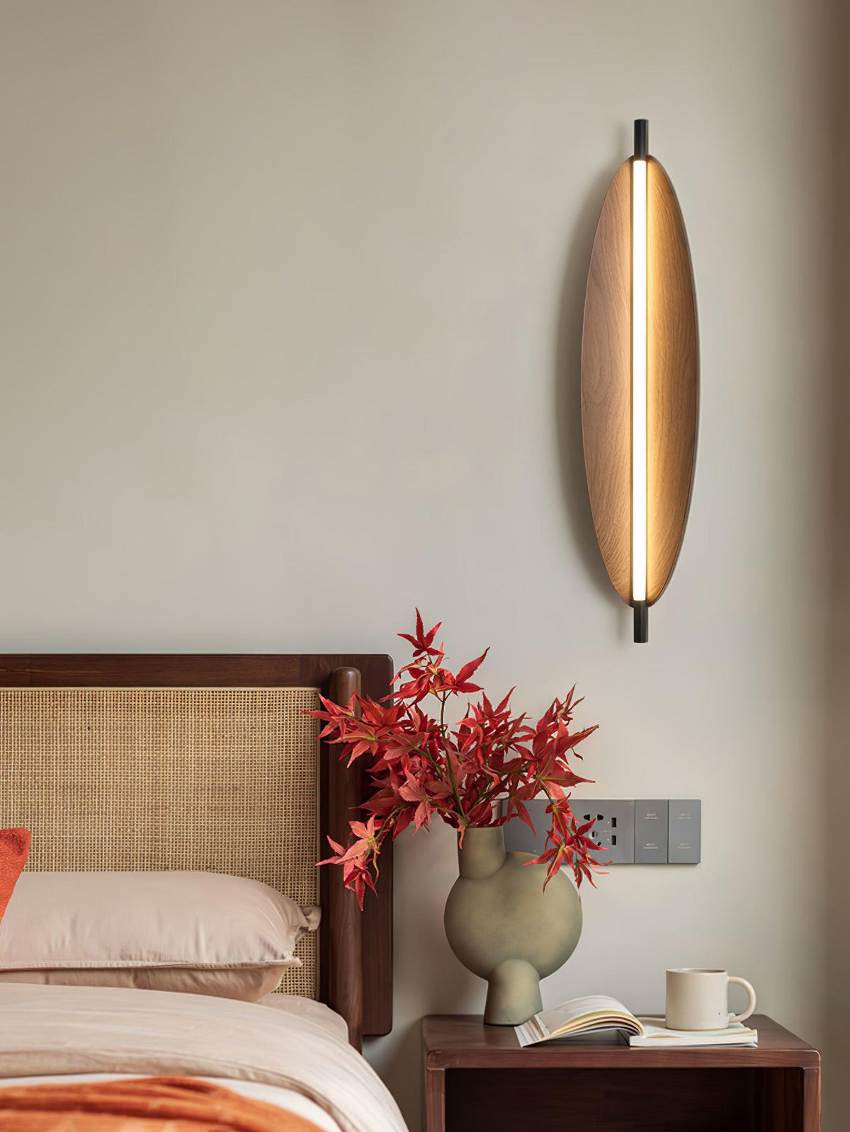 Orsoriel Modern Minimalist Sleek Board Sconce Wall lamp