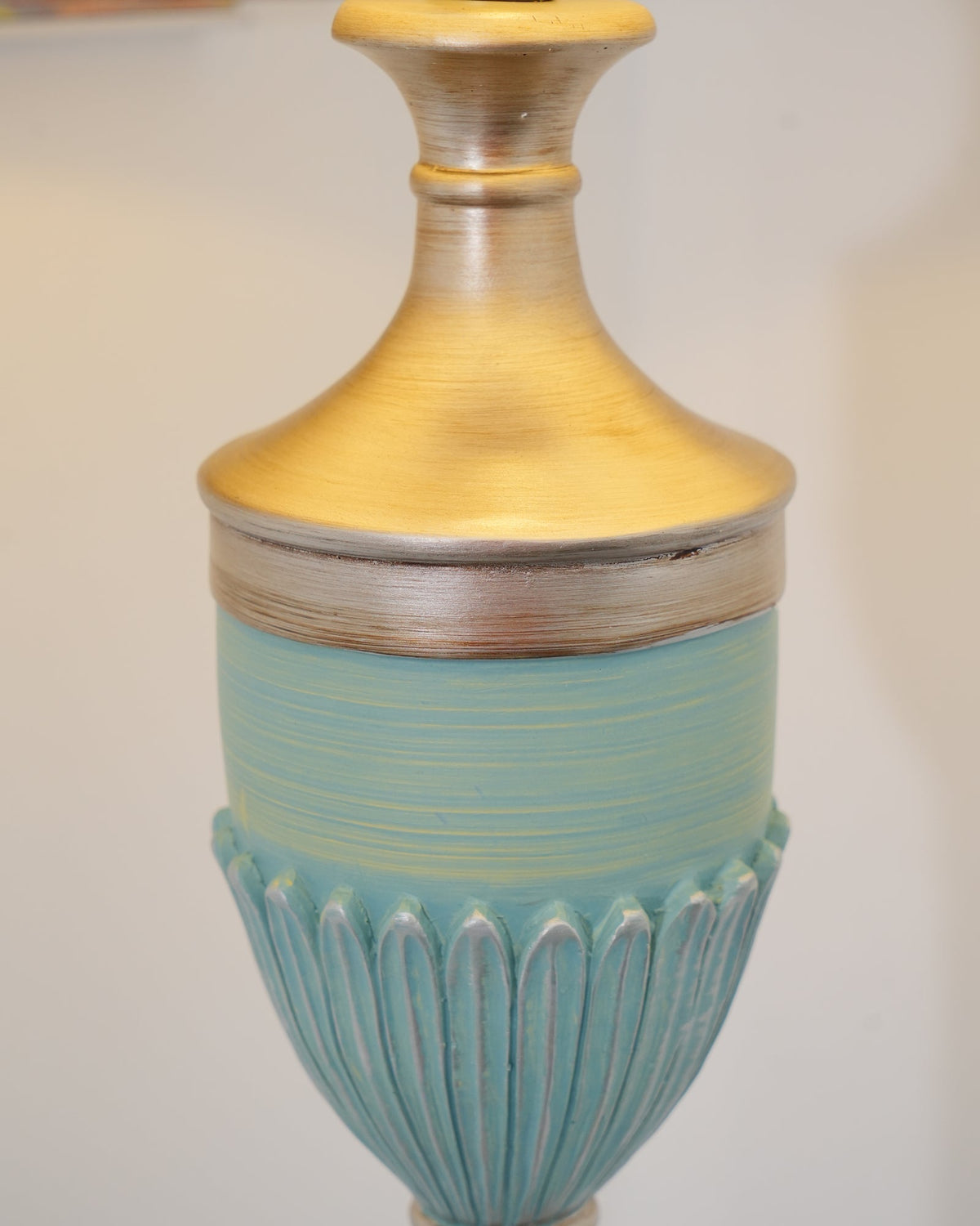 Niraaya Vintage Resin Floor Lamp