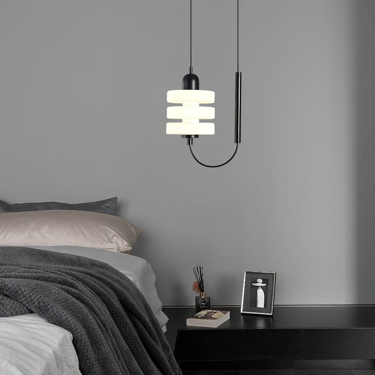 Veyr Modern Glass Pendant Lamp