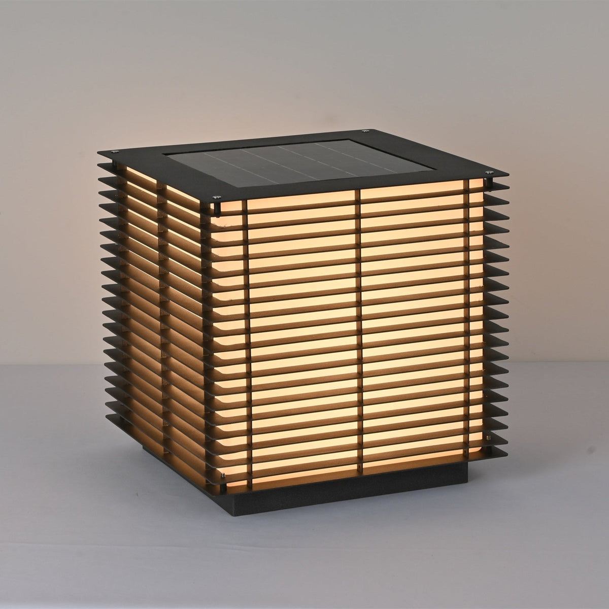 Eryon Solar Grid Outdoor Light