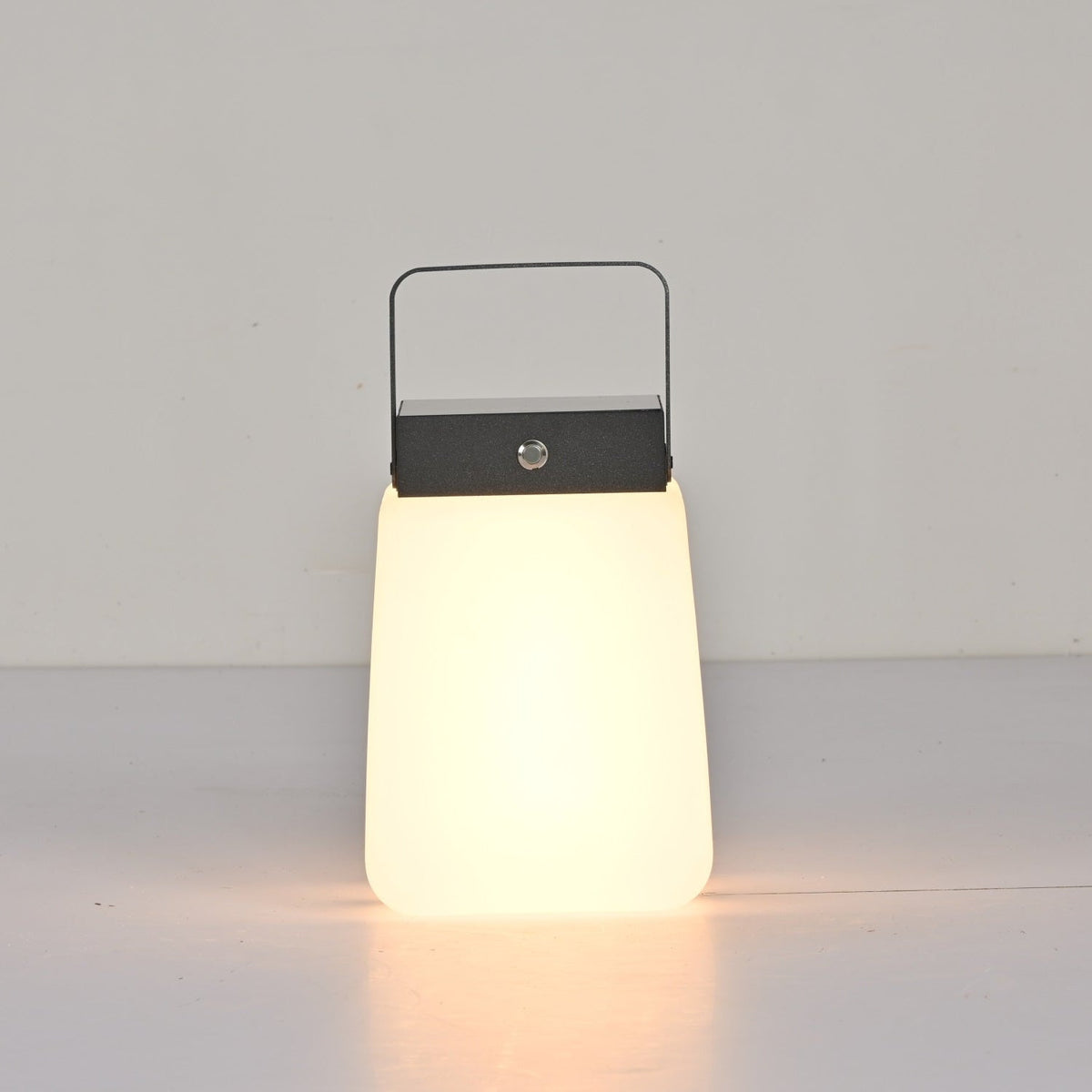 Dillon Minimalist PE Outdoor Light
