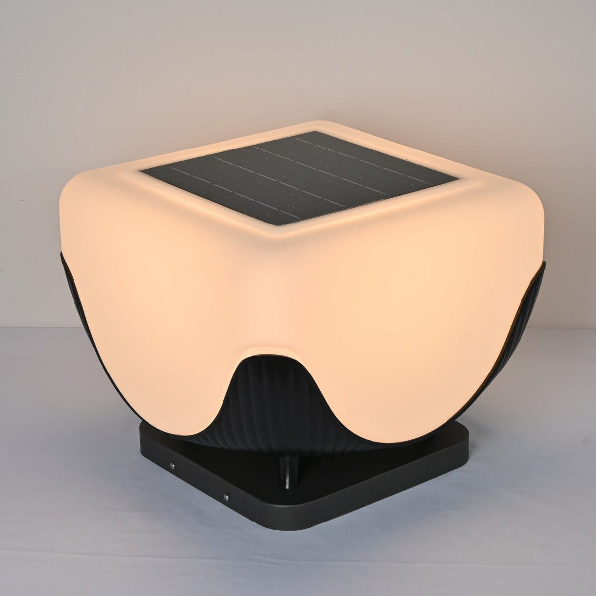 Ryder Minimalist Outdoor Light