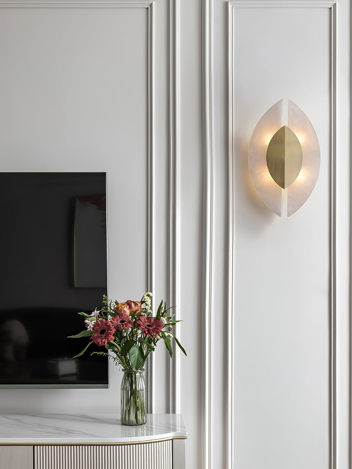 Avenanise Alabaster Wall Light