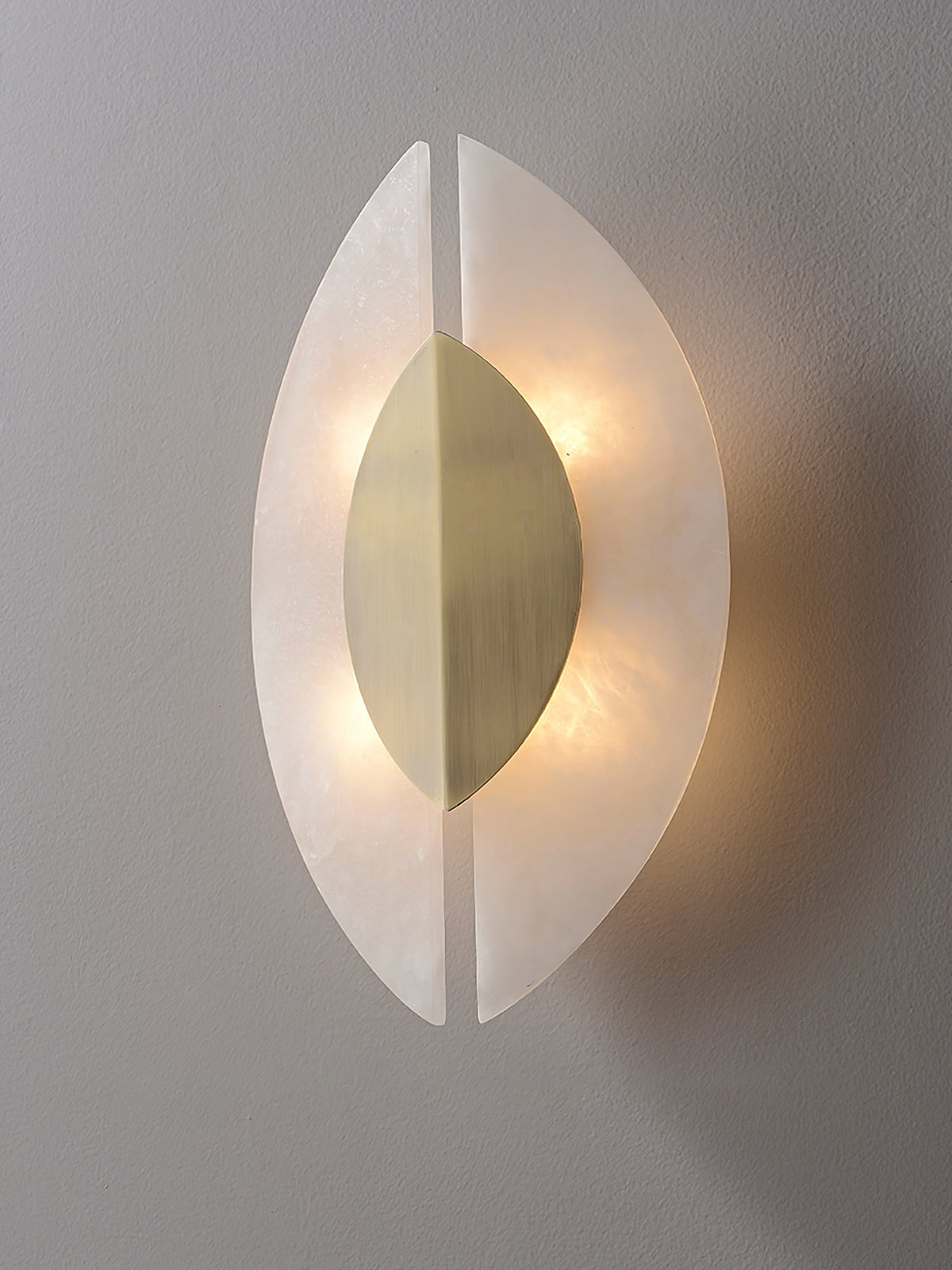 Avenanise Alabaster Wall Light