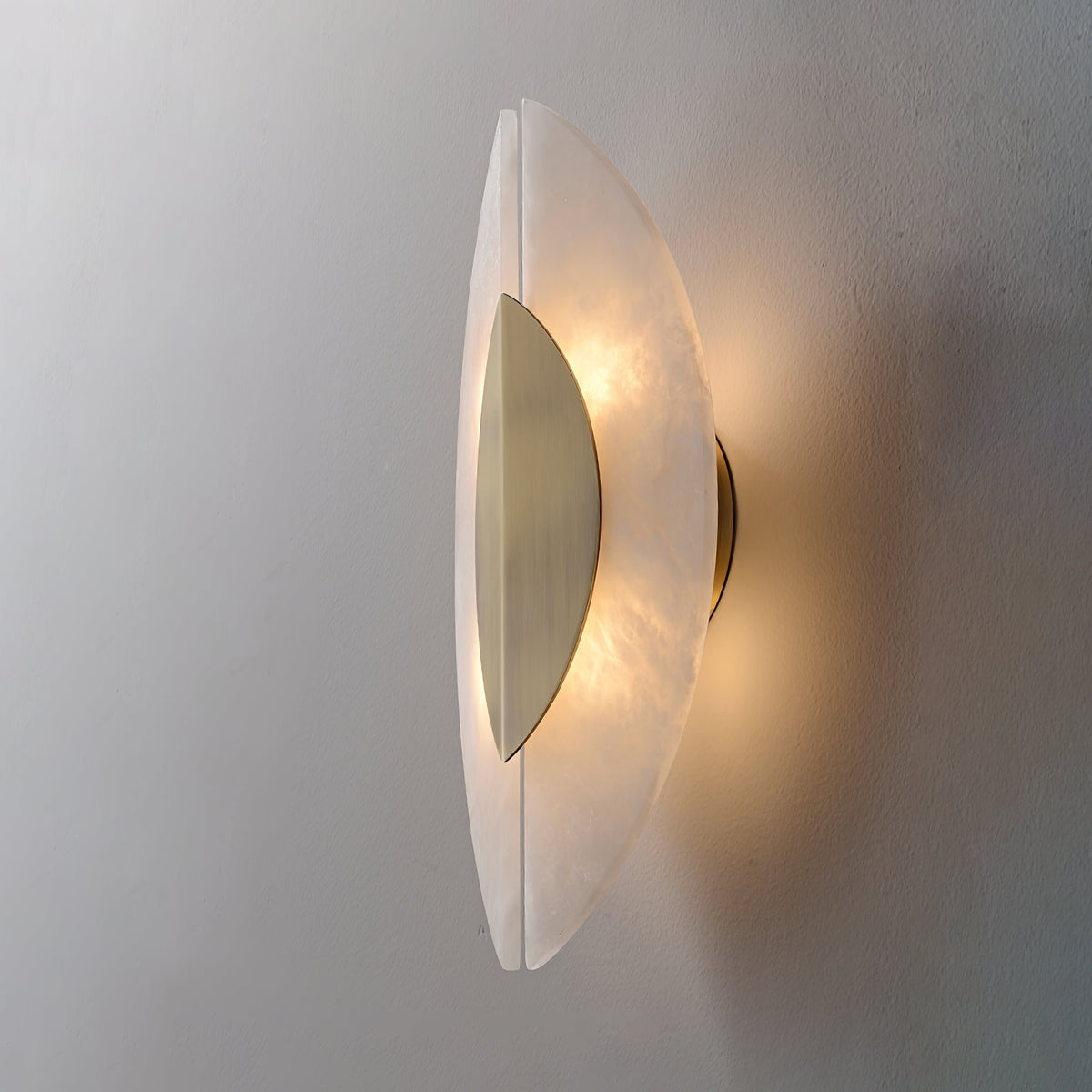 Avenanise Alabaster Wall Light