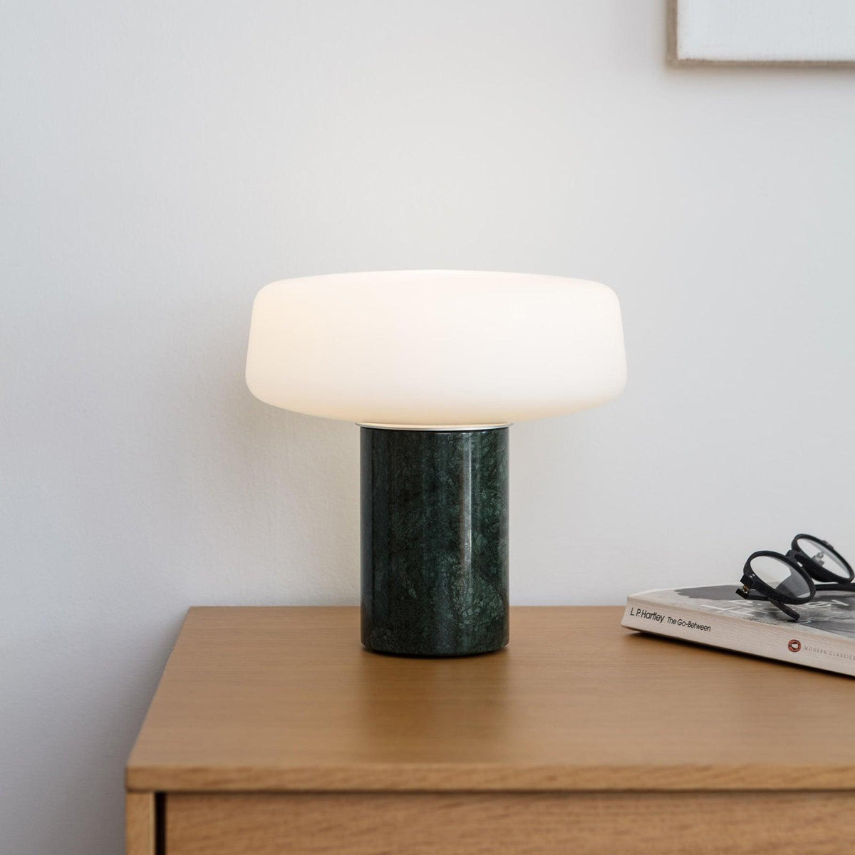 Erinilil Marble Base Table Lamp
