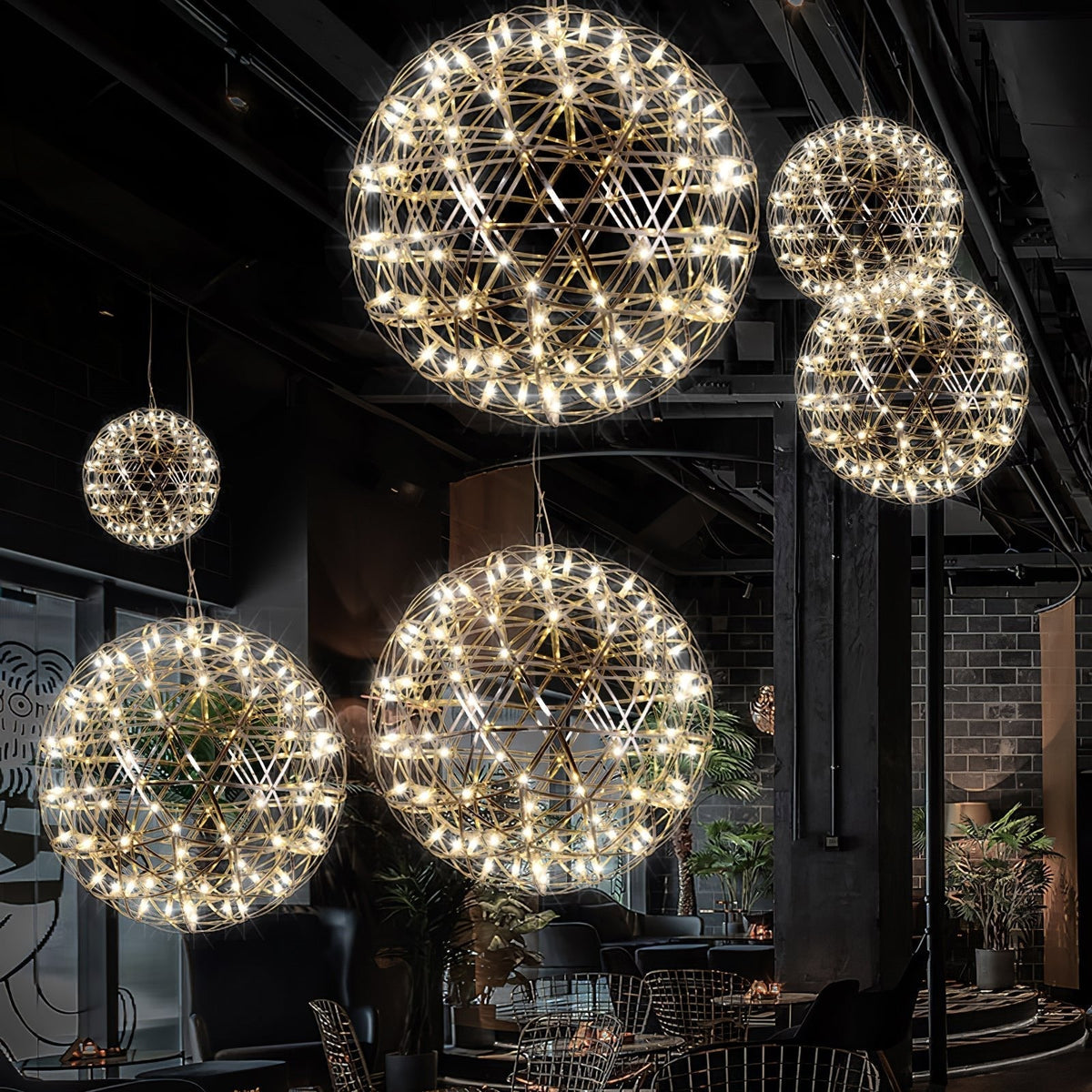 Sylvarin Gold Spark Ball Pendant Light