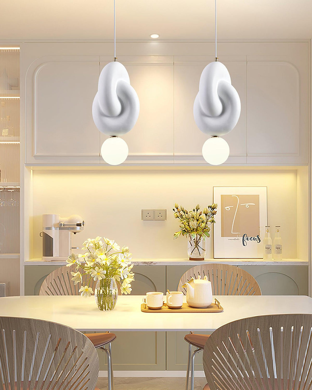Tyev Individual Creativity Resin Glass Pendant Lamp