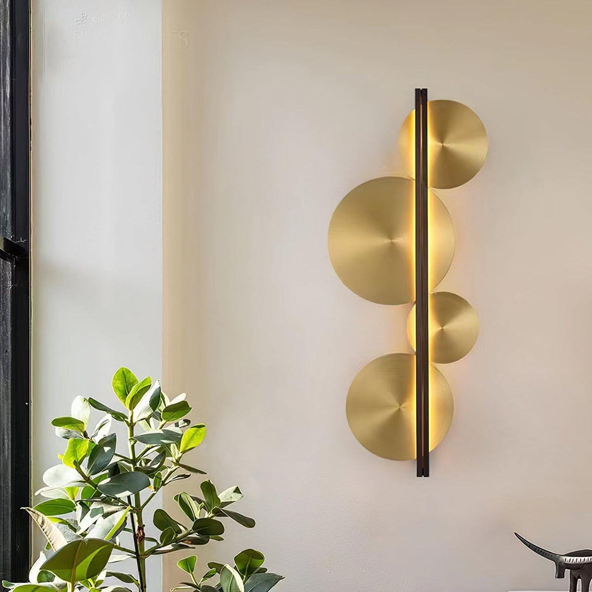 Oriivise Wall Lamp Gold Circular Sculptural