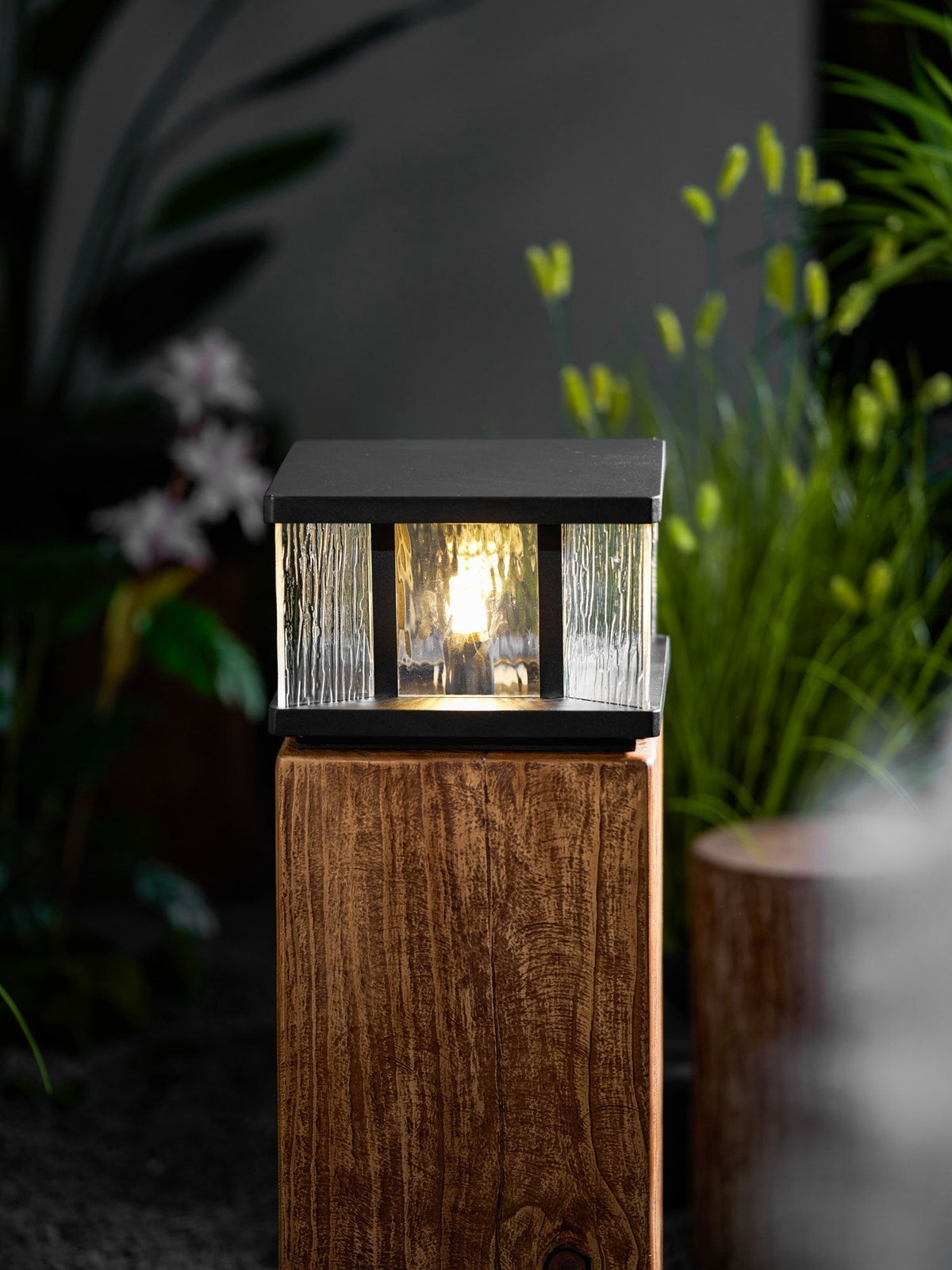 Jent Square Outdoor Light