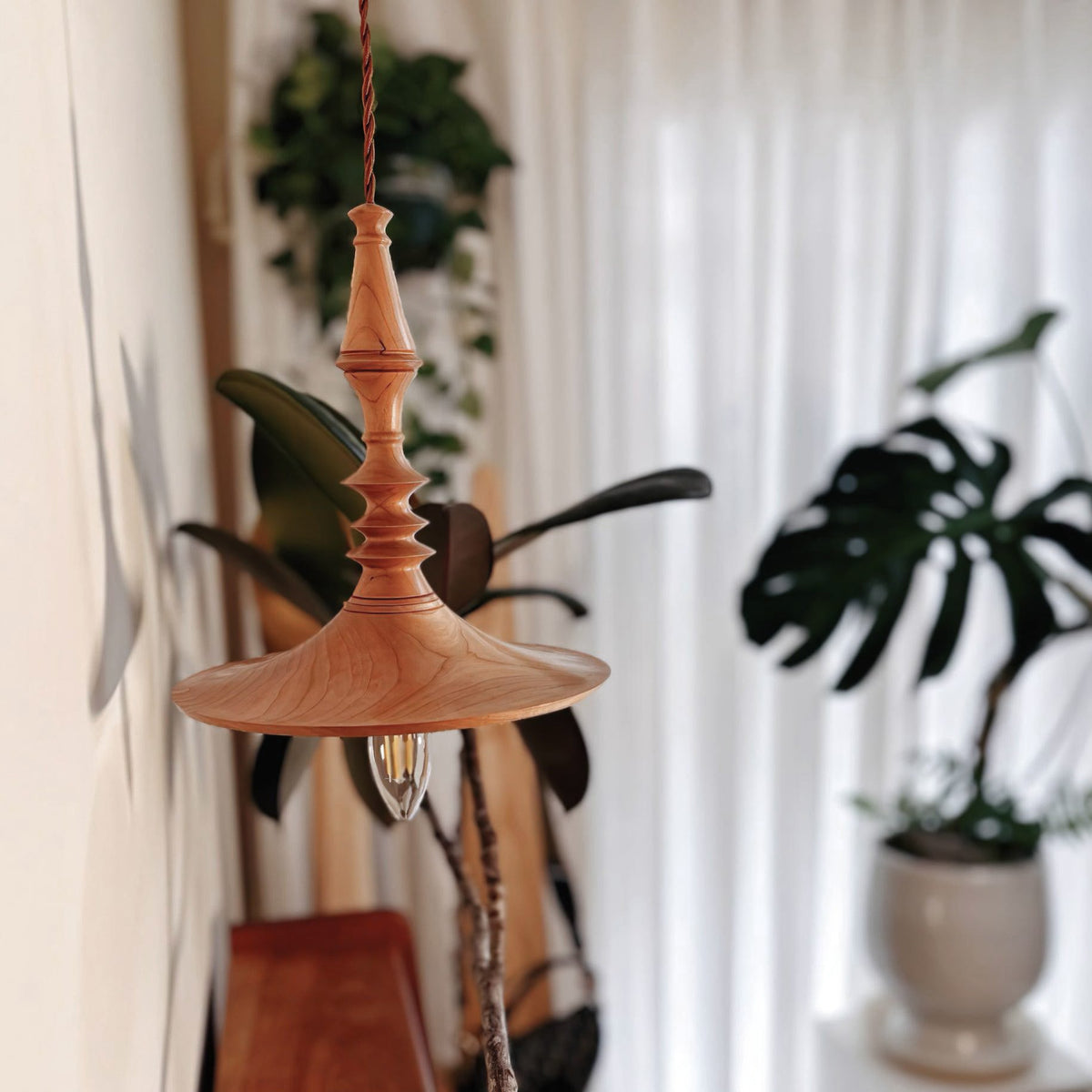 Tessira Wood Industrial Pendant Lamp