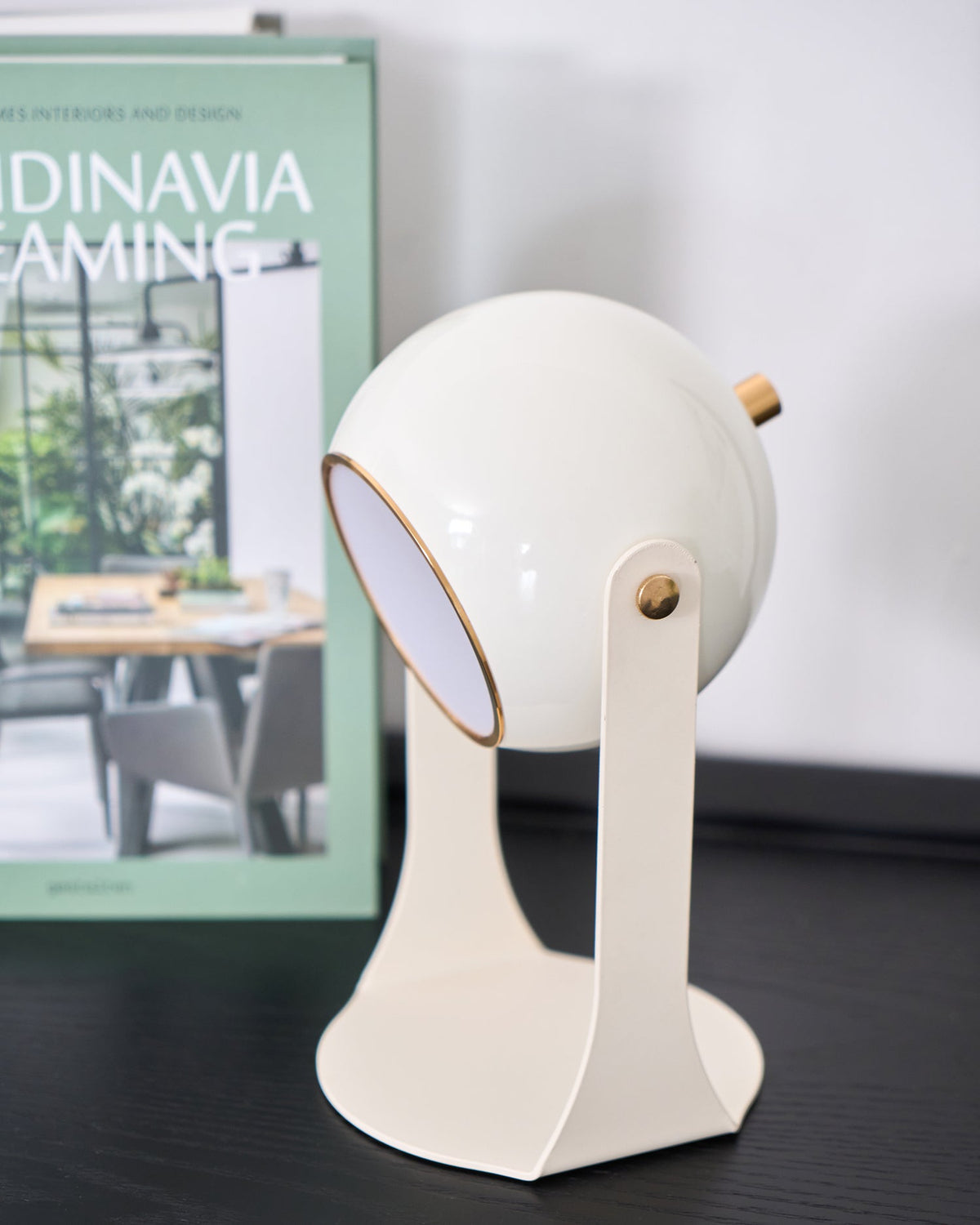 Ulsken Acrylic Minimalist Table Lamp