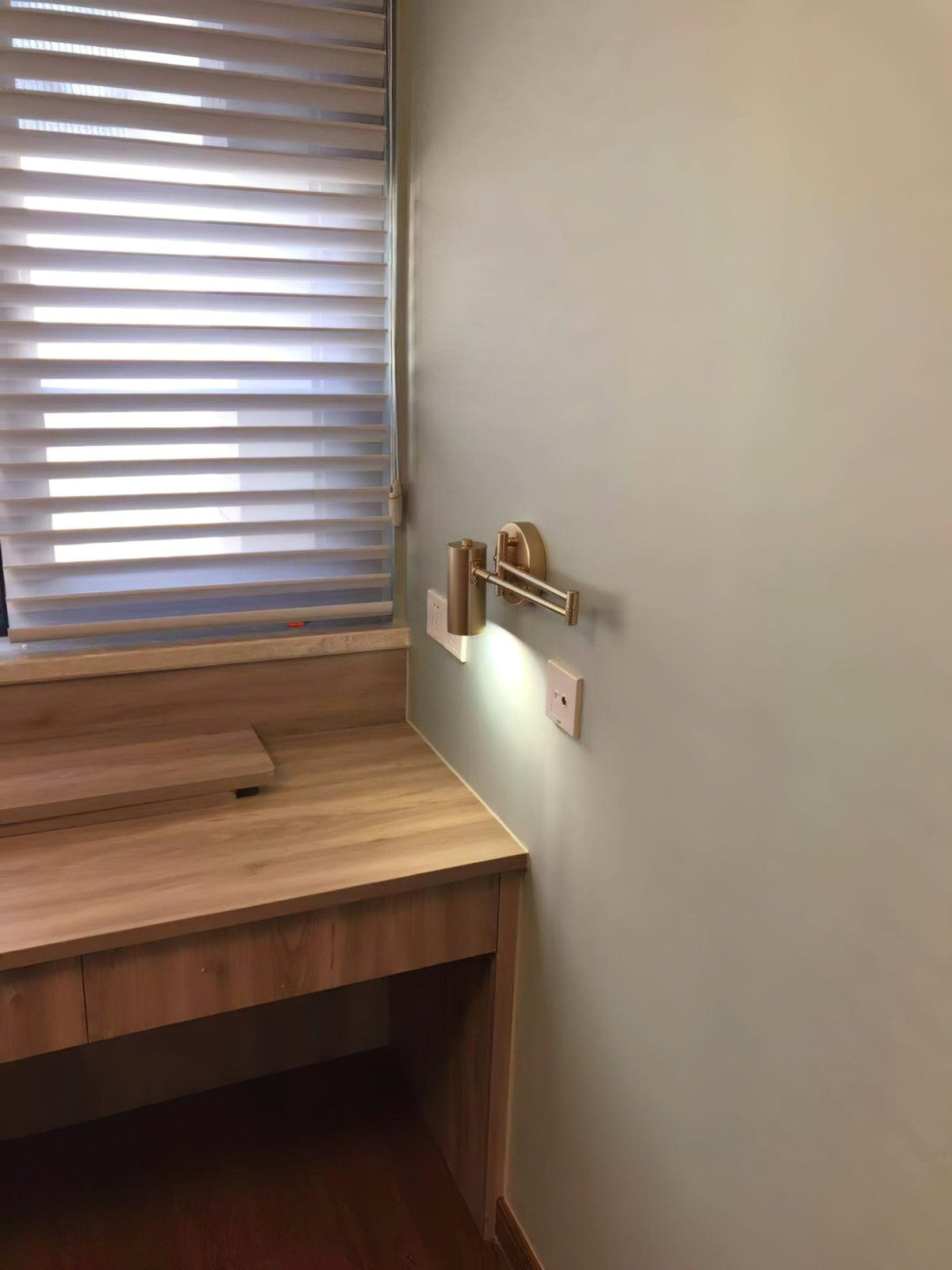 Nedox Arm Indoor Wall Light