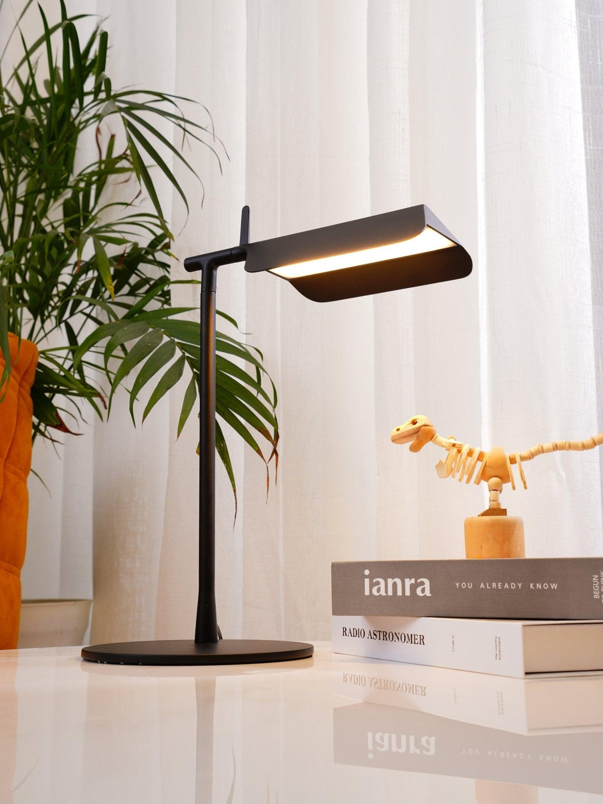 Cilorn Acrylic Minimalist Table Lamp
