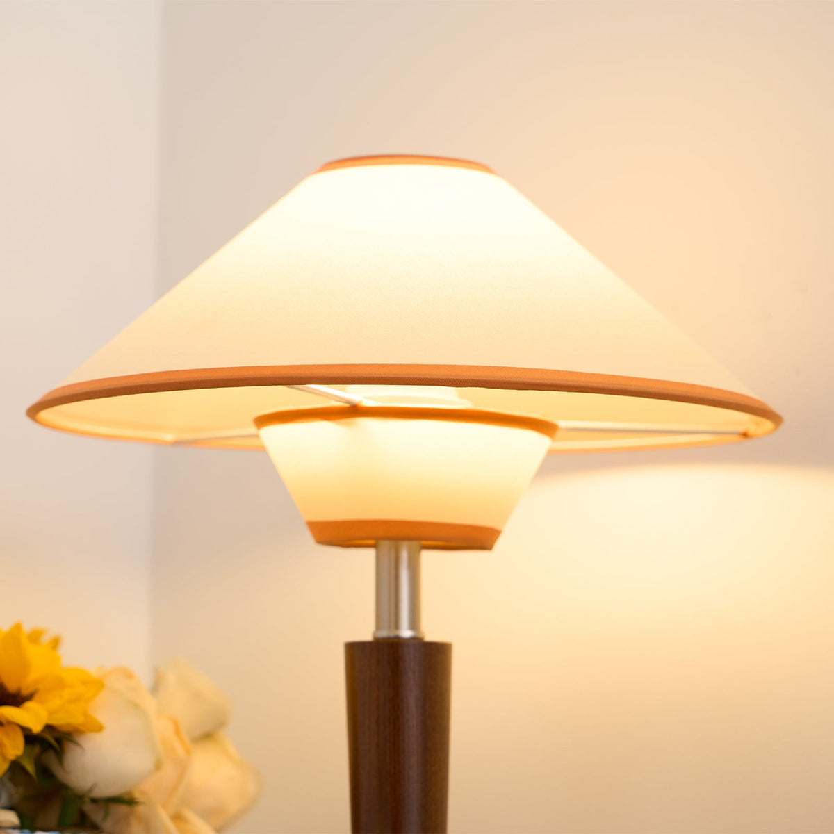 Vido Wood Table Lamp