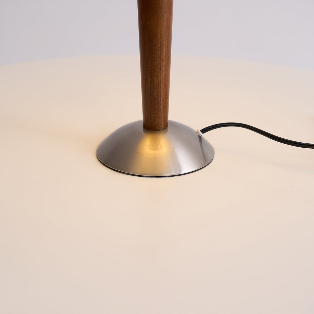 Vido Wood Table Lamp