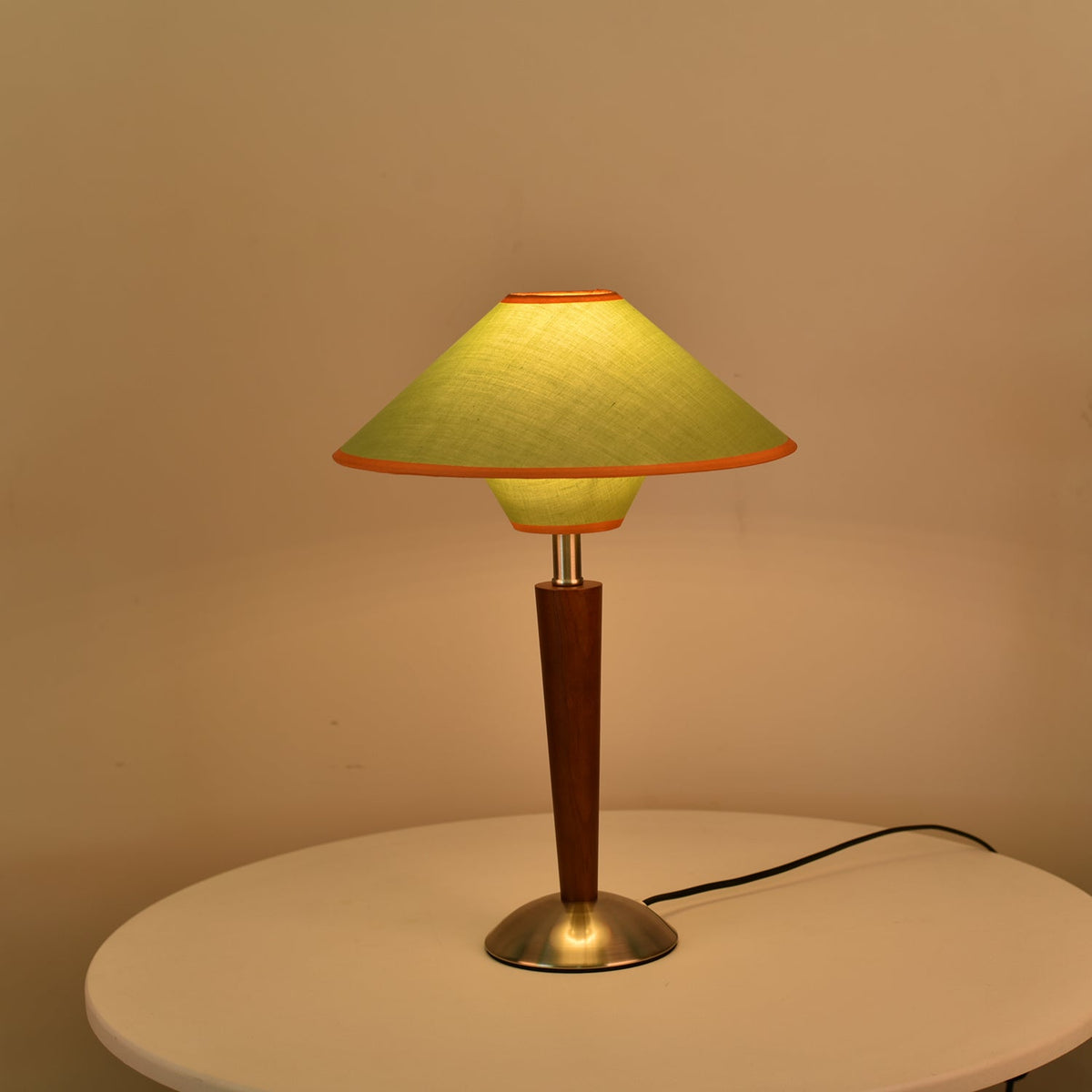 Vido Wood Table Lamp