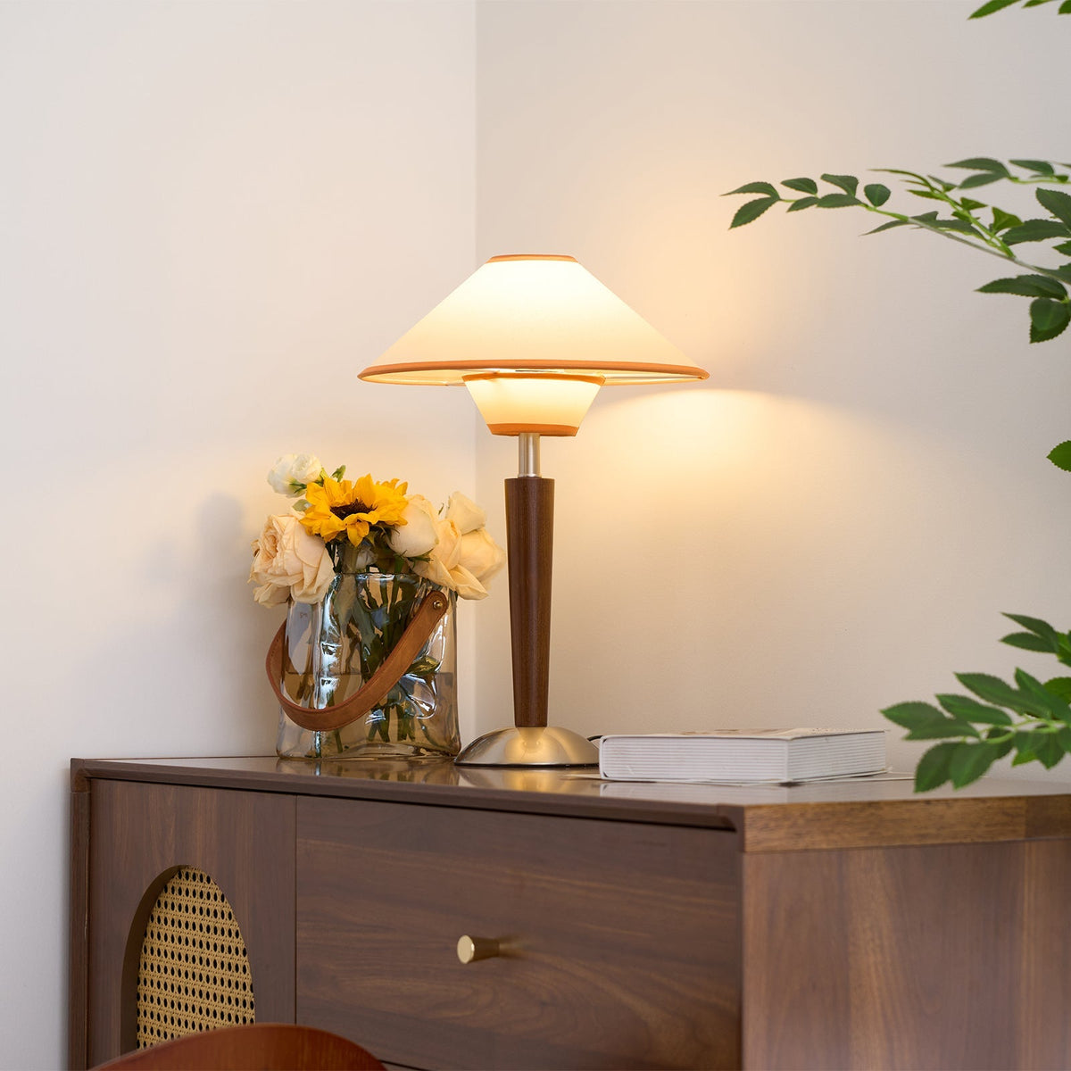 Vido Wood Table Lamp