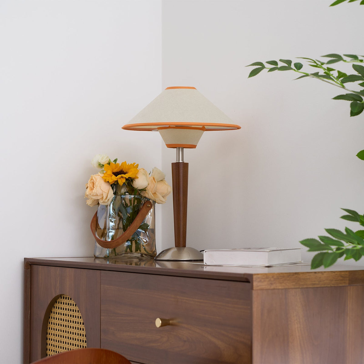 Vido Wood Table Lamp