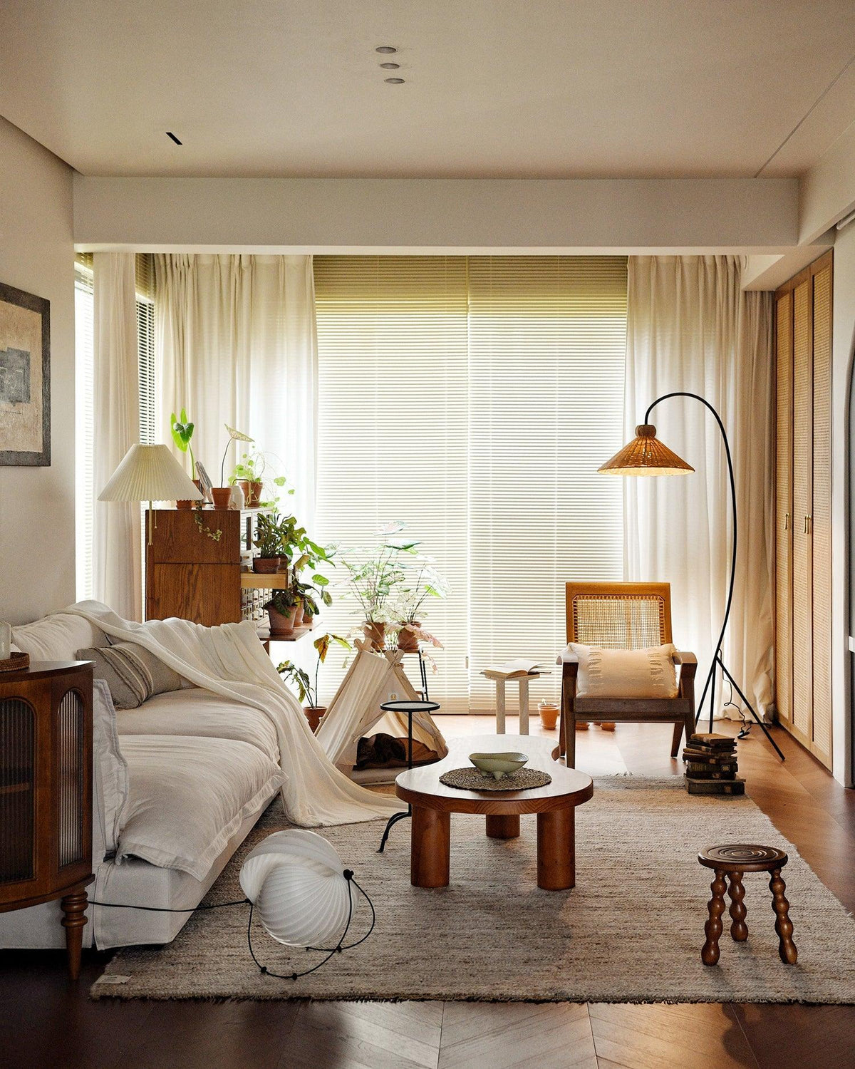 Sombrero Rattan Arc Floor Lamp