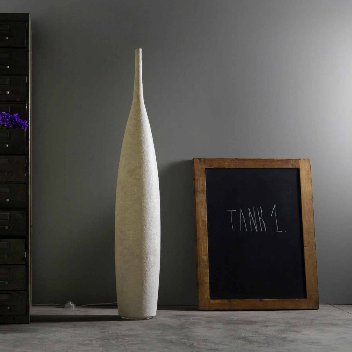 Nirivia Modern Resin Floor Lamp