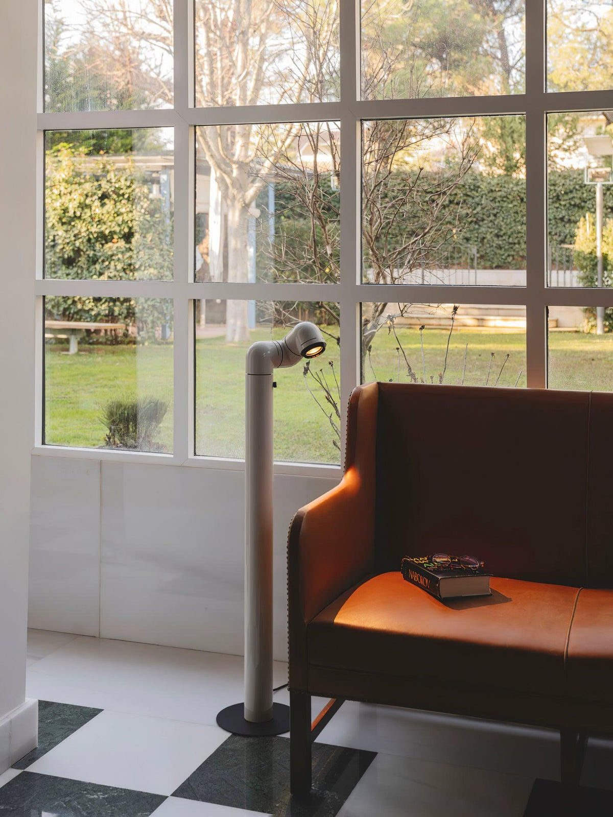 Nyor Aluminum Floor Lamp