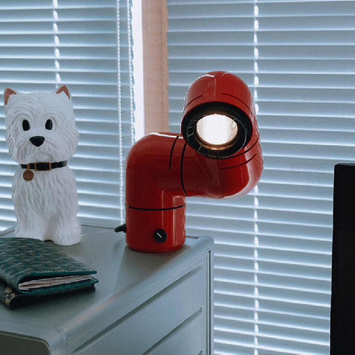 Liorain Resin Playful Table Lamp