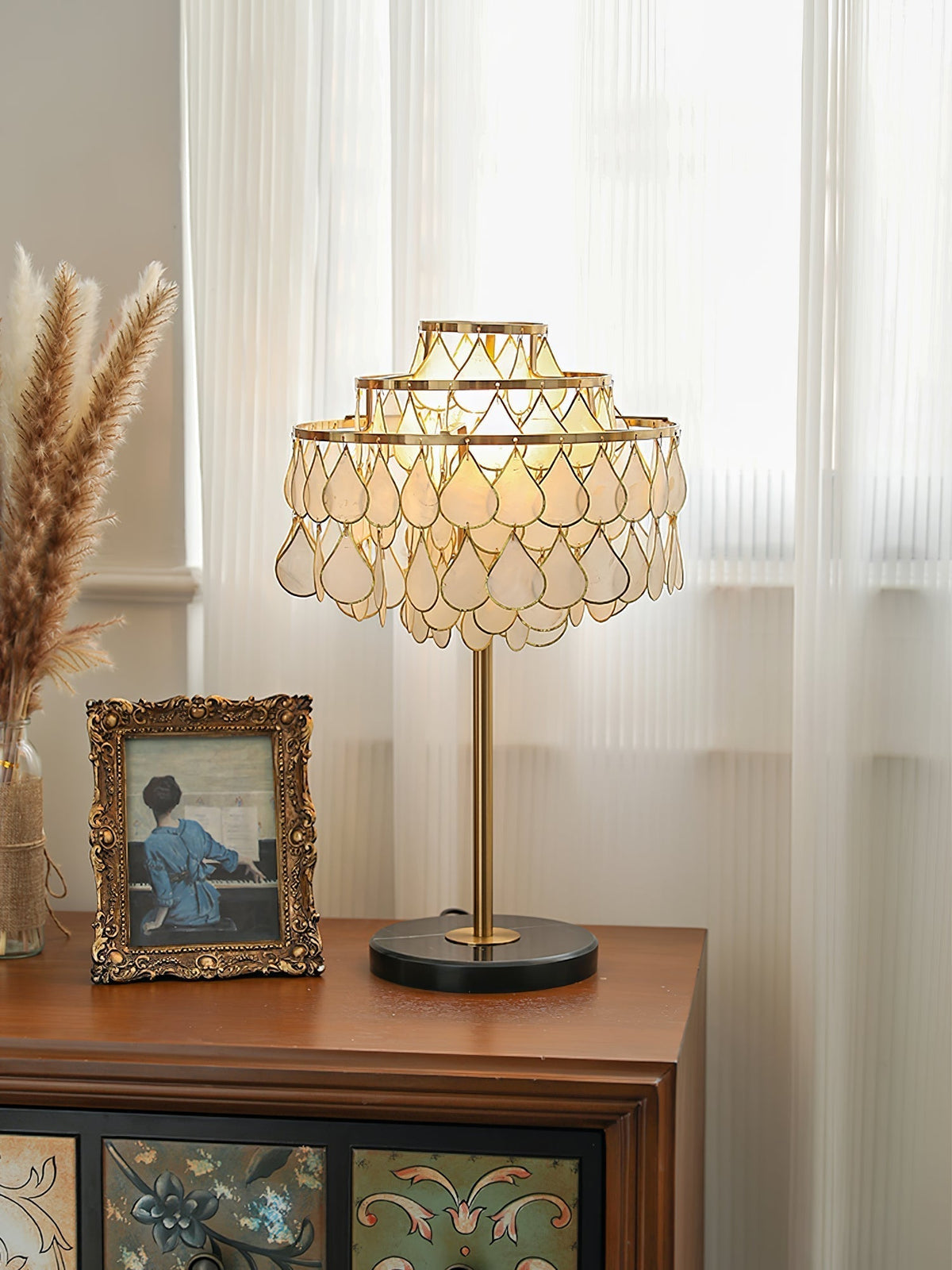 Jacob Luxury  Teardrops  Shell Table Lamp