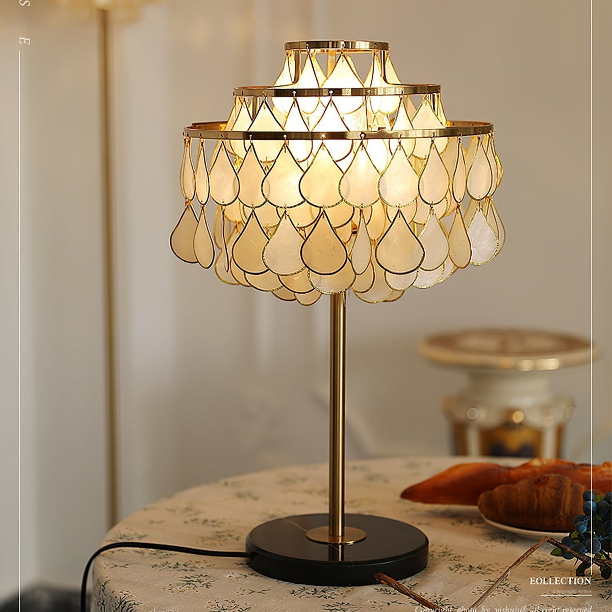 Jacob Luxury  Teardrops  Shell Table Lamp