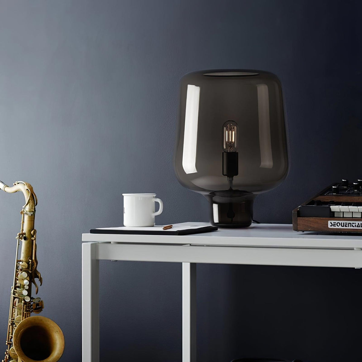 Eanlari Glass Contemporary Table Lamp