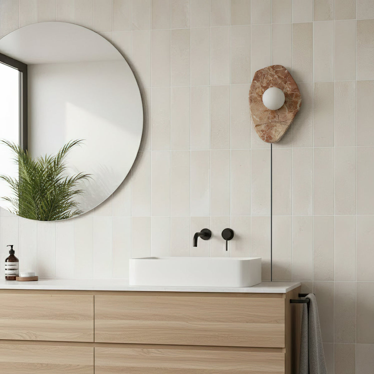 Elaeise Wall Lamp