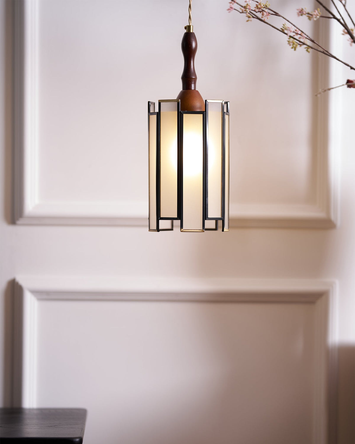 Ebjan Stained Glass Pendant Light